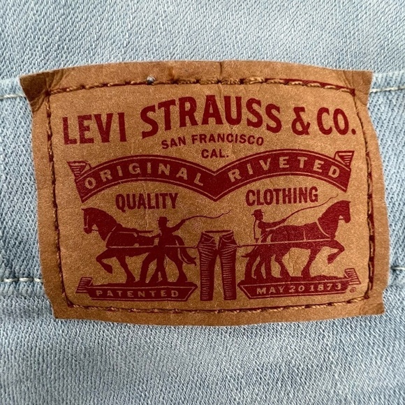 Levi's Rhinestone Embellished Distressed Bermuda Jean Shorts Size 28 Women’s - Picture 2 of 8